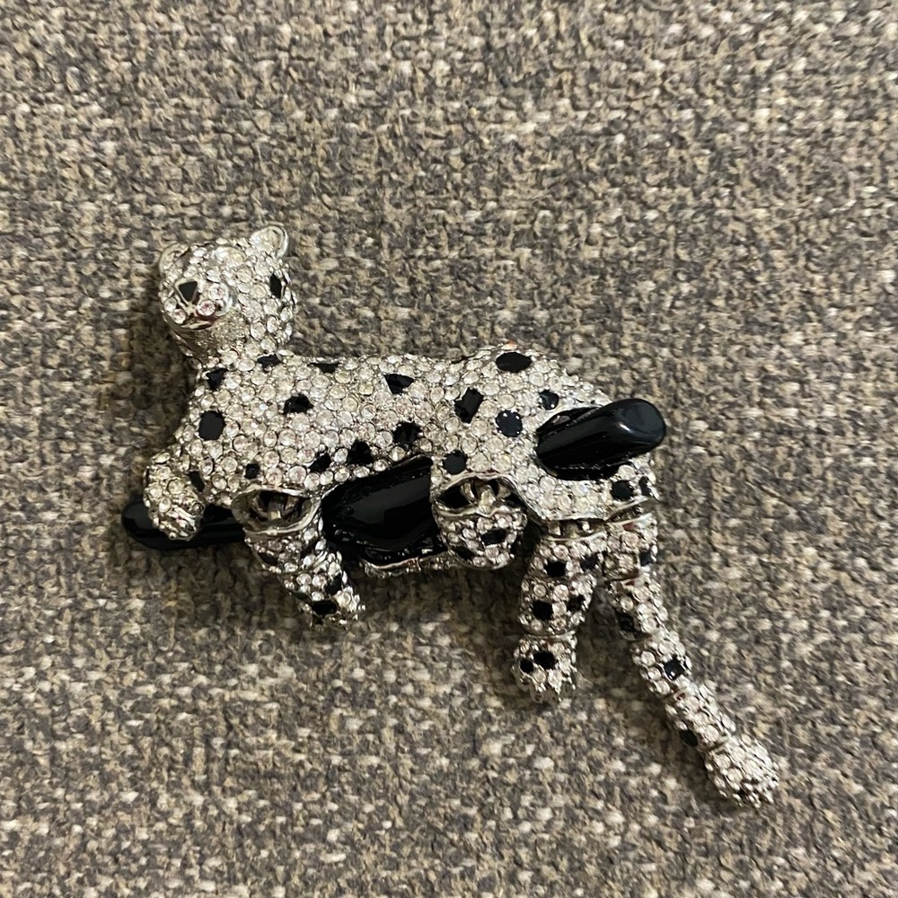 Vintage Sparkling Stone Leopard Brooch